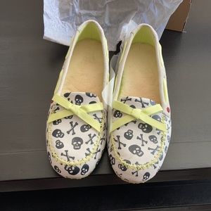 Ugg heart belle skulls loafer slides size 8